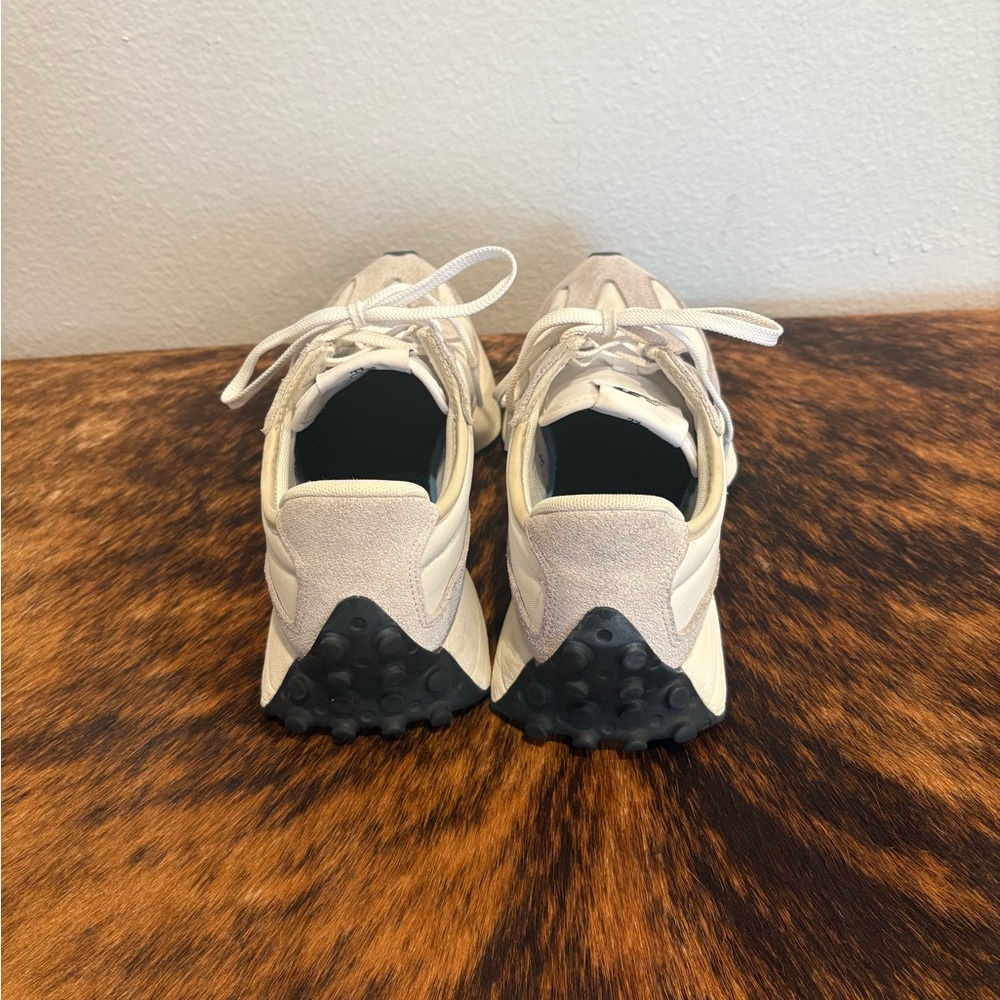 Women’s New Balance 327 Sneaker - Picture 4 of 4